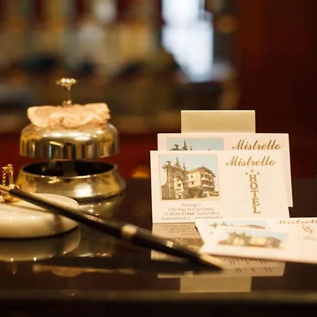 Mistrello Di Savoia בורגו ואל די טארו