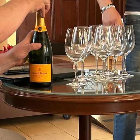 Отель Mistrello Di Savoia